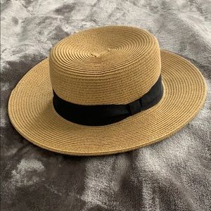 Paper papel polyester hat.